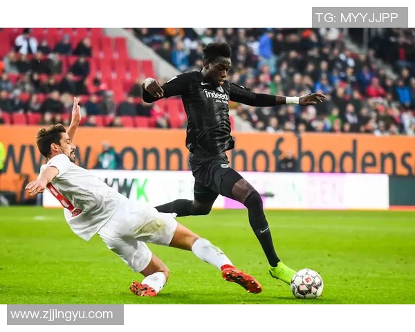 比勒菲与法兰克福的激烈对决揭示德甲新赛季的竞争格局与球队实力分析 比勒菲与法兰克福的激烈对决揭示德甲新赛季的竞争格局与球队实力分析